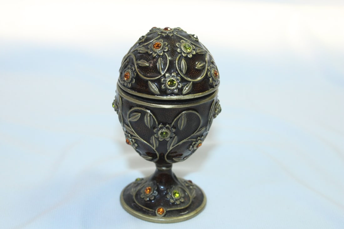 Metal enamel Egg Trinket Box (1 of 7)