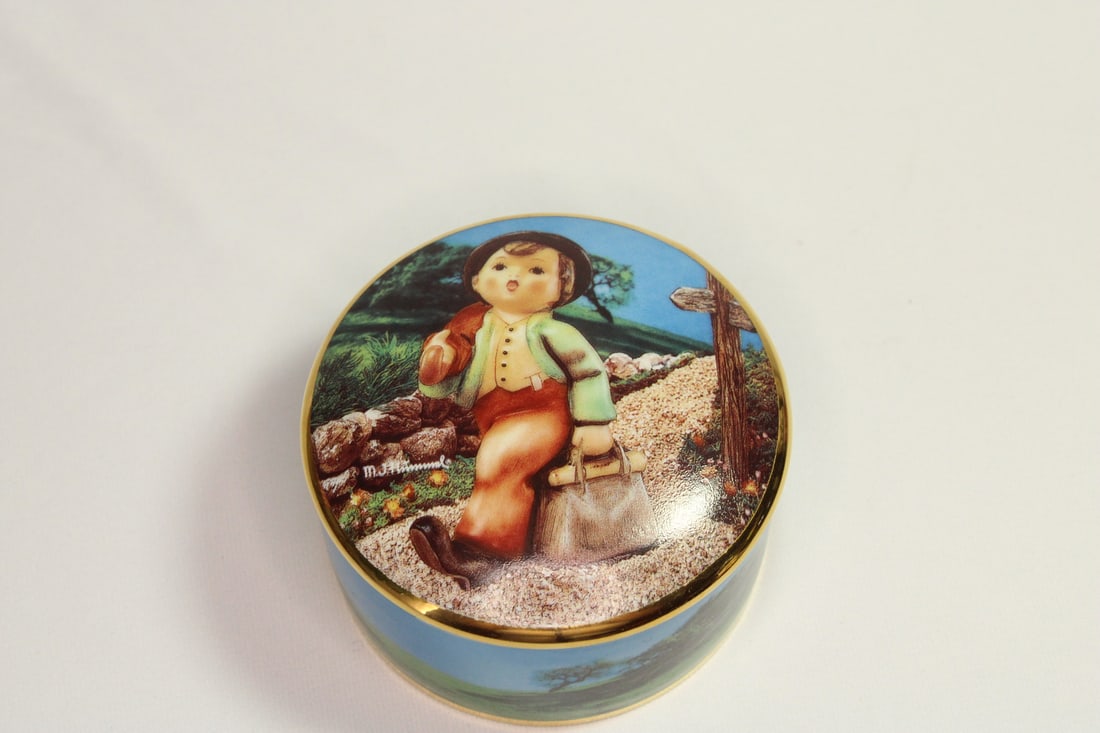 Hummel Music Box - Merry Wanderer (1 of 6)