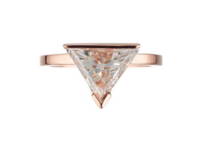 Peter Suchy Modern Alternative Upside Down Trisngle Diamond Engagement Ring: Peter Suchy Modern Alternative Upside Down Trisngle Diamond Engagement Ring **** SKU No: 382-351-6913-01C9A **** Brand: Peter Suchy **** Condition: Pre-Owned **** Metal: Rose Gold **** Stone: Diamond