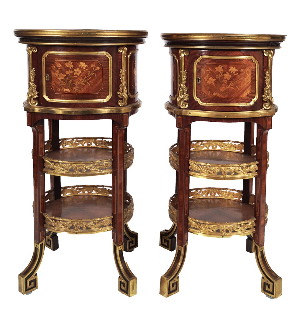 2 End Tables with Shelves: 2 End Tables with Shelves