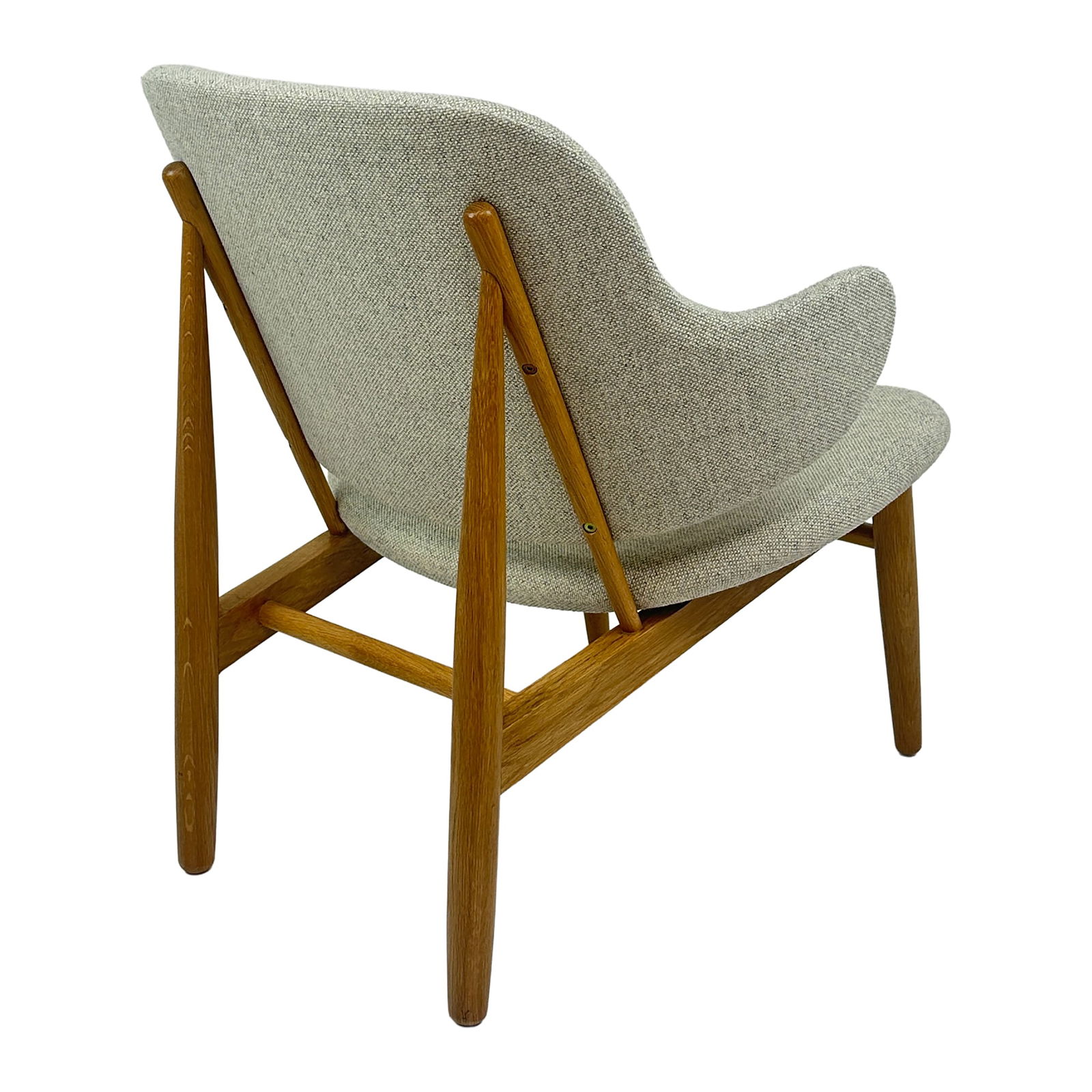 UMMA Lounge Chair: Maker: Organic Modernism Title: UMMA Lounge Chair Style: Mid-Century Modern, Contemporary Design Description: A stylish and sculptural lounge chair featuring a gently curved backrest, integrated arm a