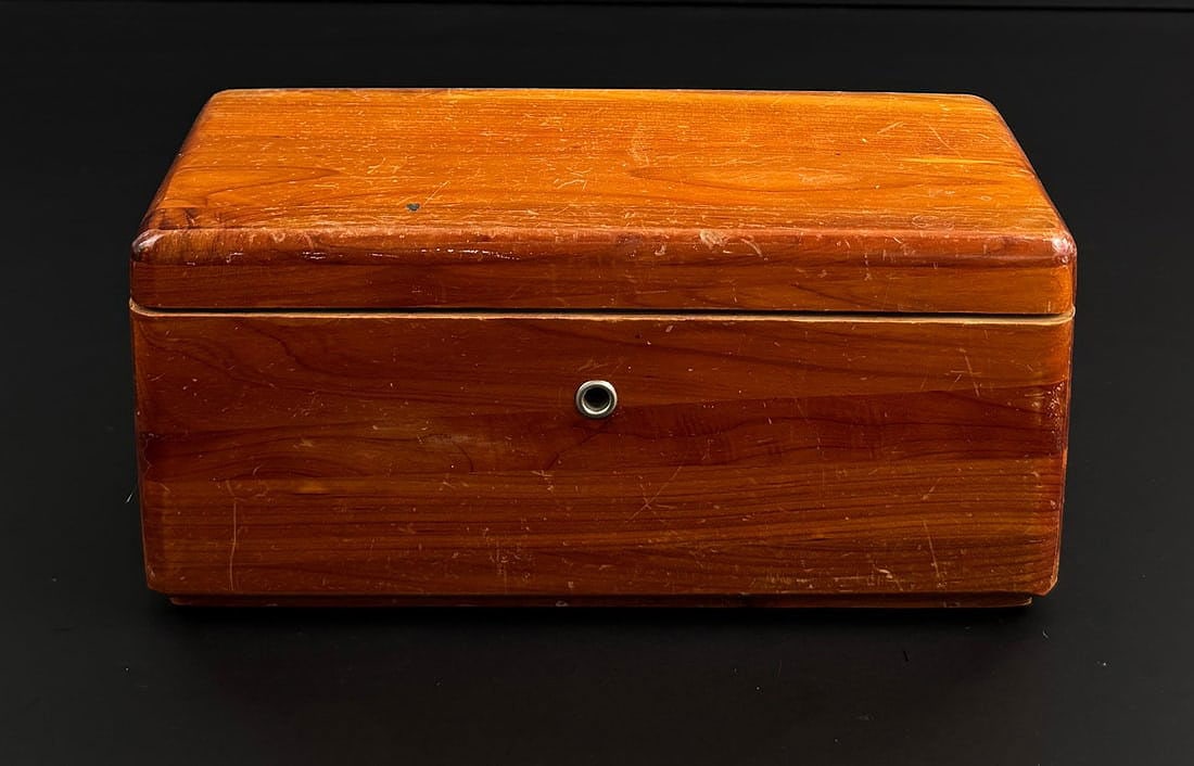 Lane Salesman Sample Montana Cedar Chest: Great Falls Montana. 9" by 4 1/2" by 4"