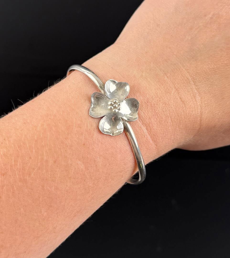 Stuart Nye Sterling Silver Dogwood Bracelet: 9.78 grams.