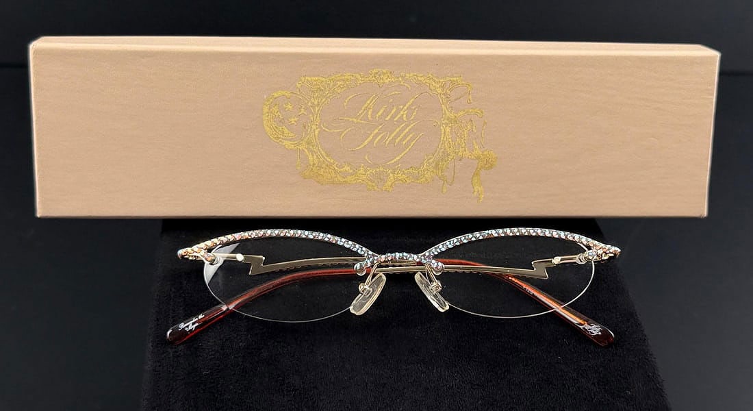 Kirks Folly Reading Glasses: Nice set in box.
