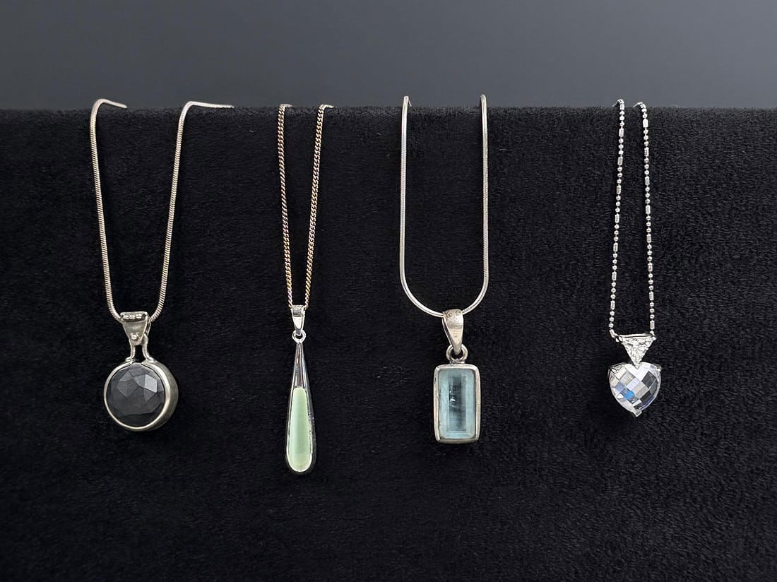 Collection of Sterling Silver Necklaces: Nice grouping. 24.26 grams.