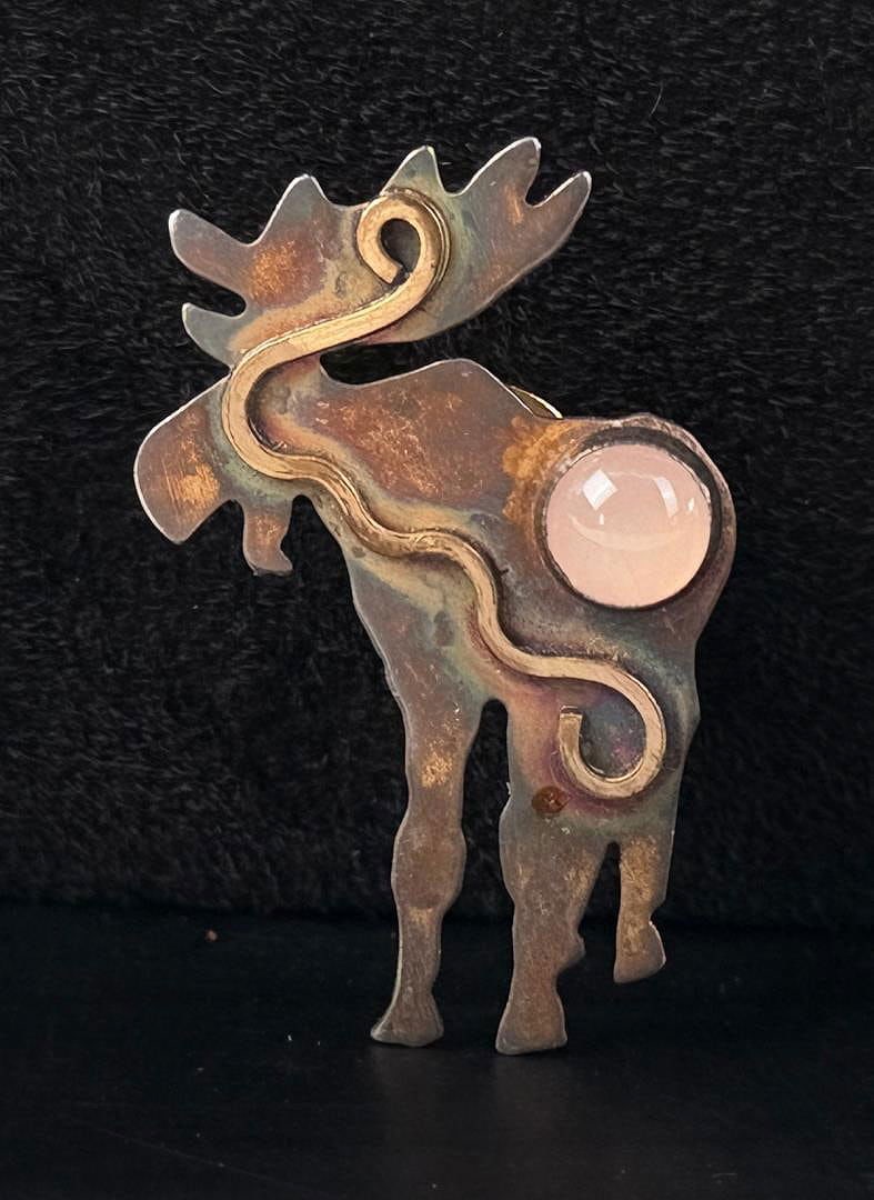 Serendip Designs Sterling Silver Moose Brooch: 1 5/8" by 1". 6.36 grams.