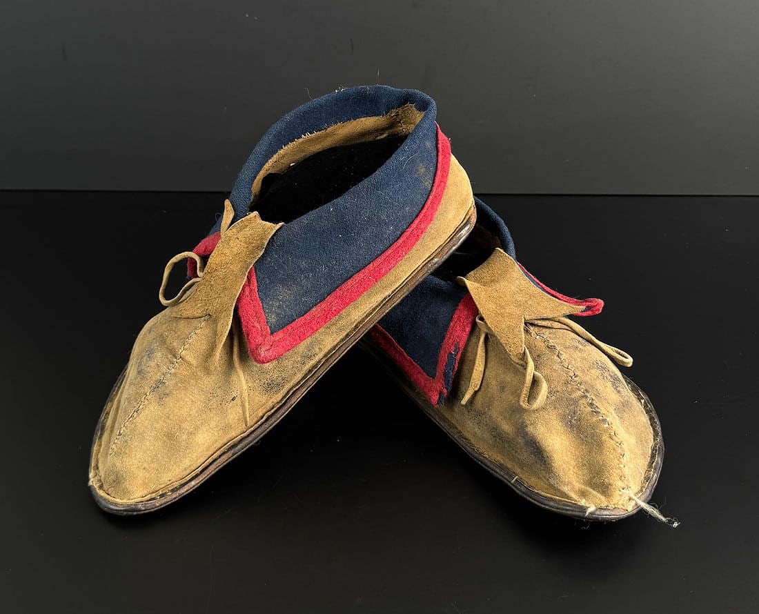 Delaware Native American Indian Moccasins: First Quarter of the 20th Century. 11 5/8" by 4 7/8" by 4 1/8"