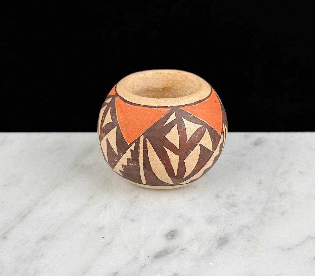 Hopi Indian Miniature Seed Pot: 1" tall and 1 3/8" diameter. Signed as shown.