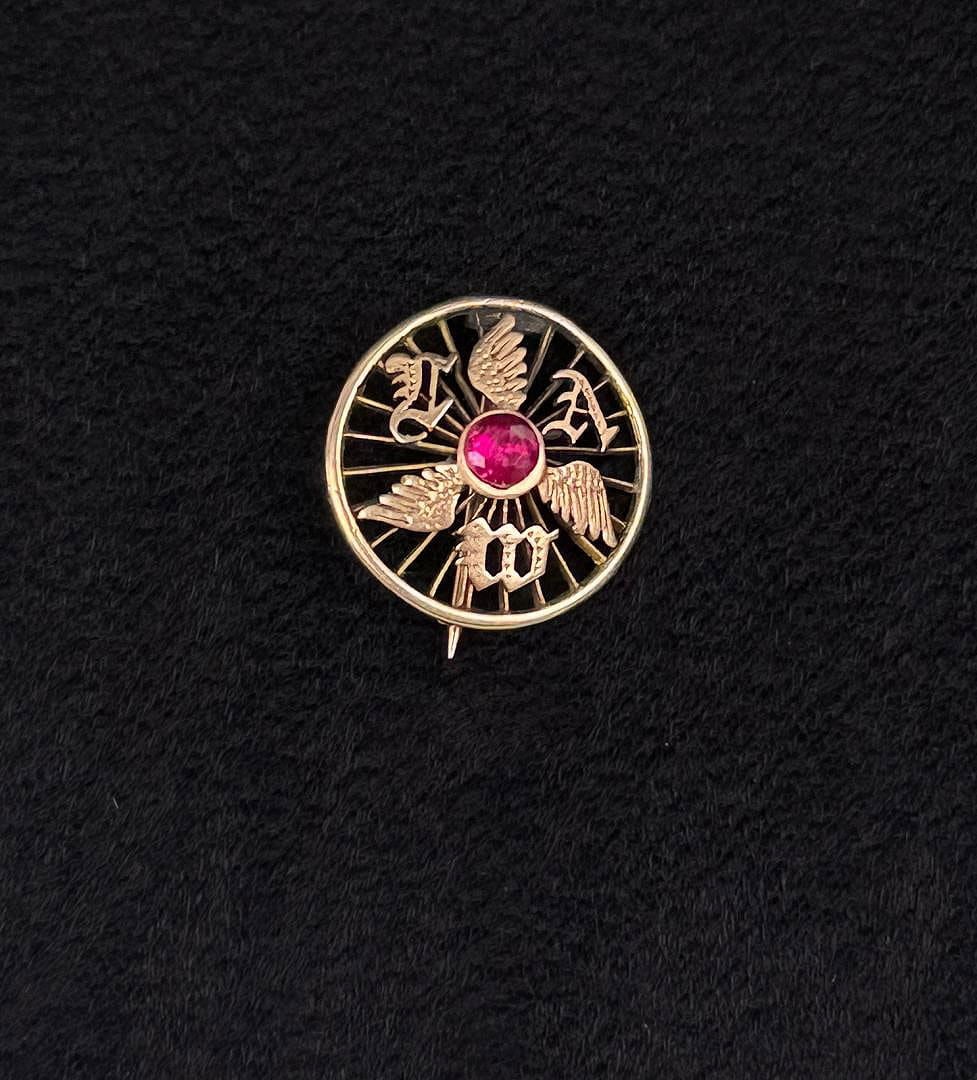 10k Gold League of American Wheelman Bicycle Pin: Weighs 1.81 grams. Measures 3/4" in diameter.