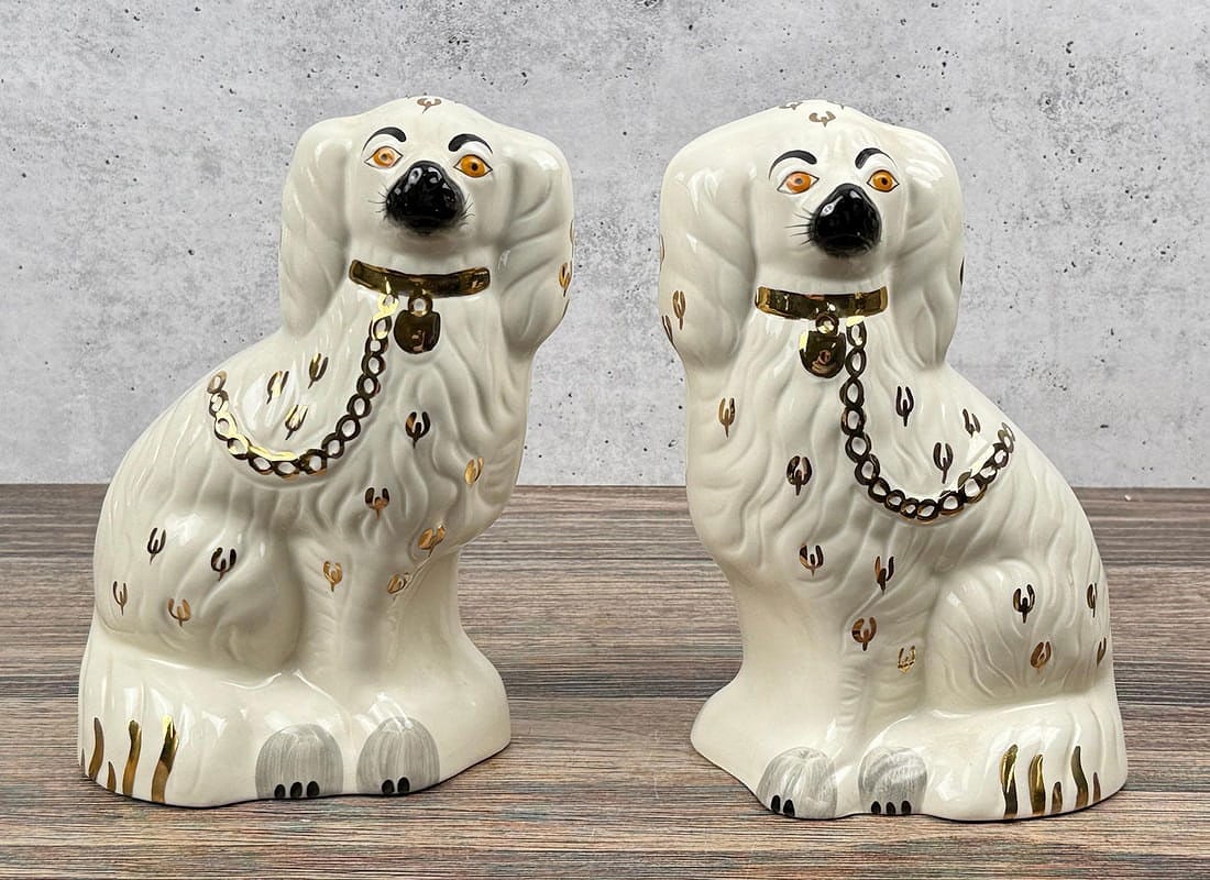 Pair of Beswick Staffordshire Spaniel Dogs: 3 5/8" by 6 5/8" by 8 7/8"