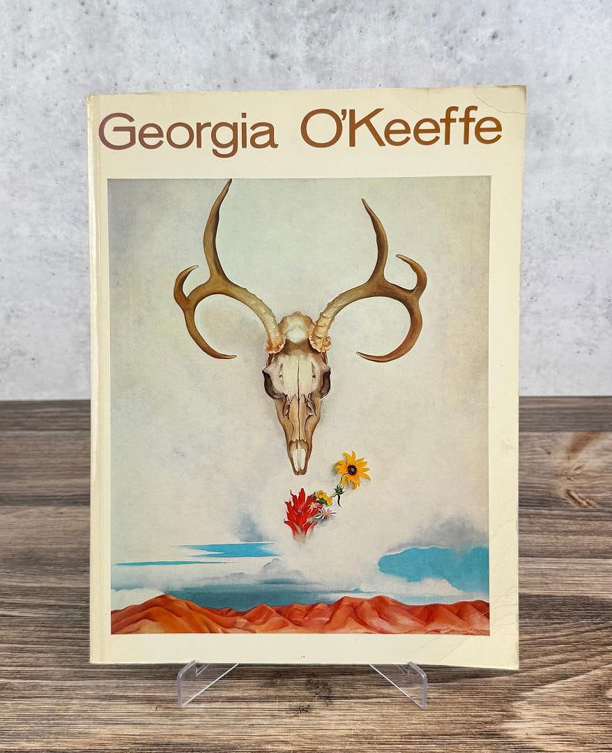 Georgia O'Keefe: Georgia O'keefe. Viking Press studio book. 1976.