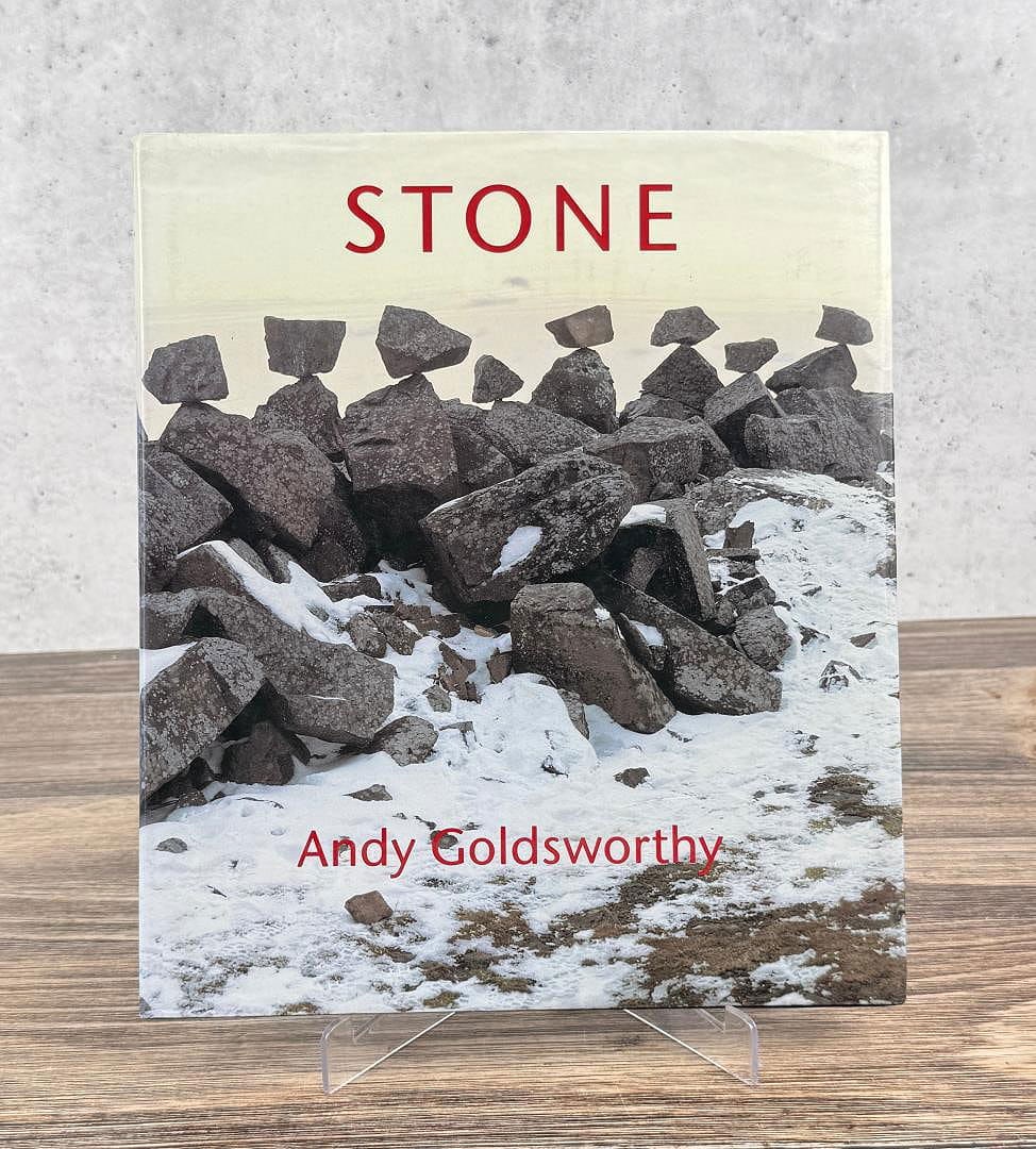 Stone: Andy Goldsworthy / Harry N. Abrams, 1994.