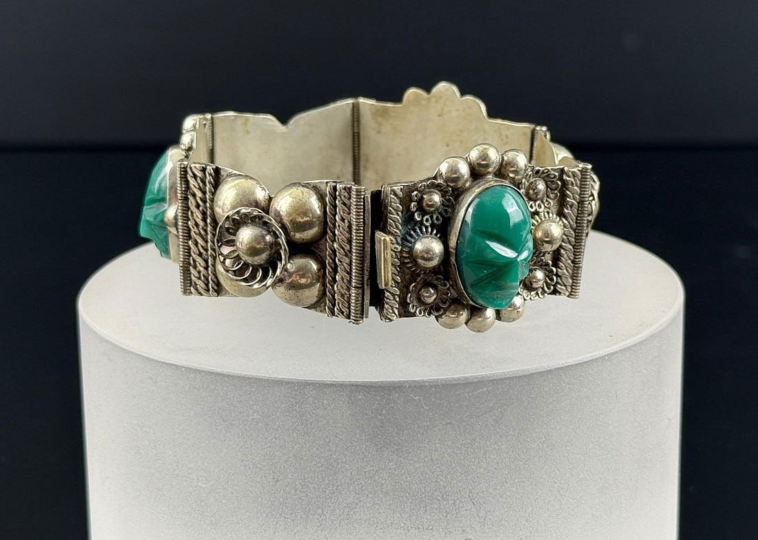 Taxco Mexico Onyx Aztec Panel Bracelet: 37.26 grams.