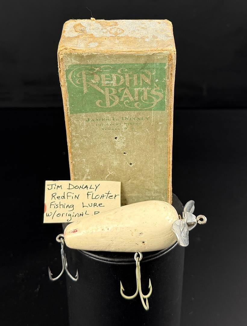 Jim Donaly Redfin Floater Fishing Lure: Nice example in box.