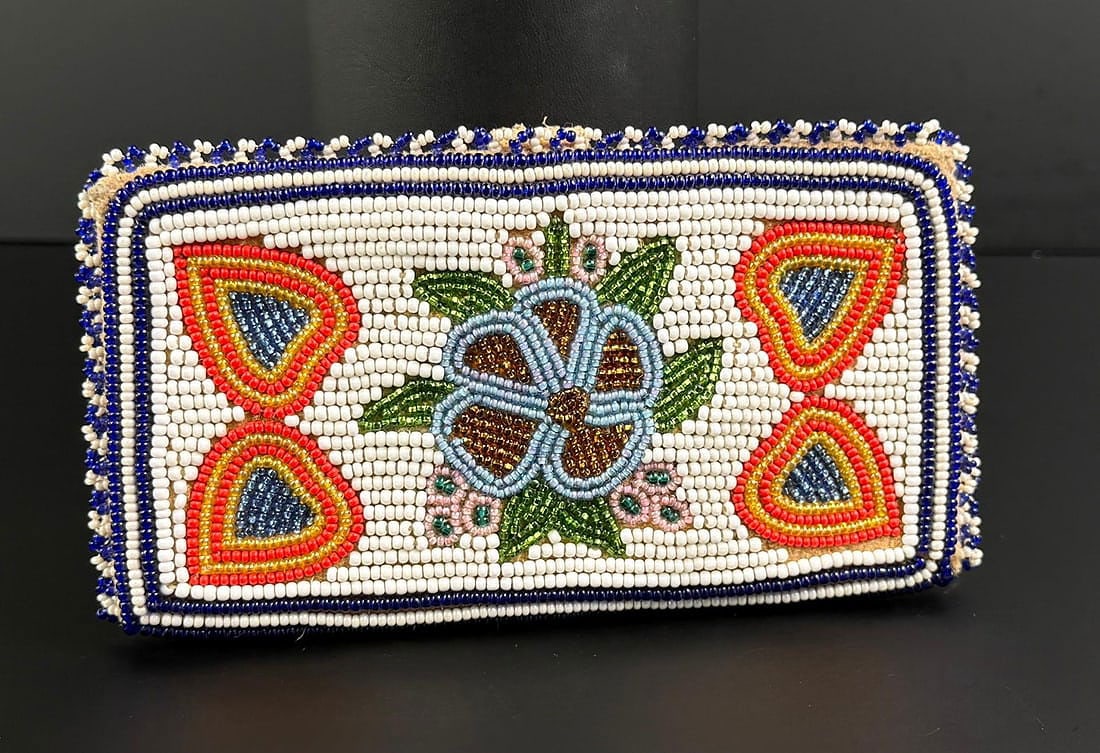 Blackfoot Native American Indian Beaded Checkbook: Mid 20th Century. 4" by 7 1/8"
