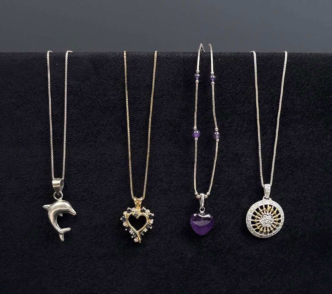Collection of Sterling Silver Necklaces: Nice grouping. 18.47 grams total weight.