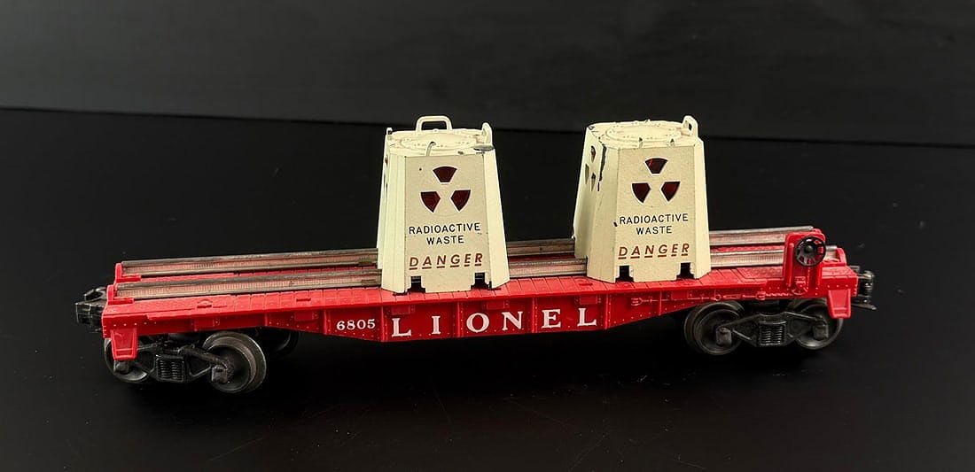Lionel #6805 Atomic Energy Disposal Flat Car: Nice example.