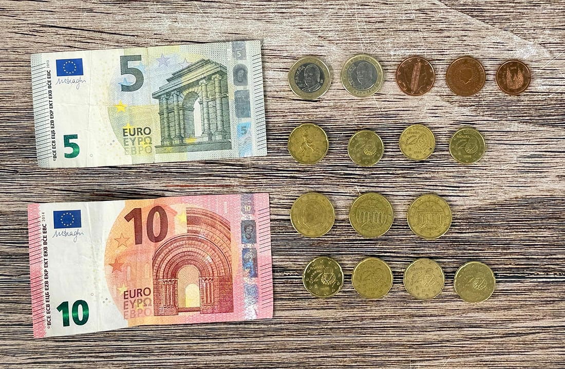 18 Euros Foreign Money Collection: Nice grouping