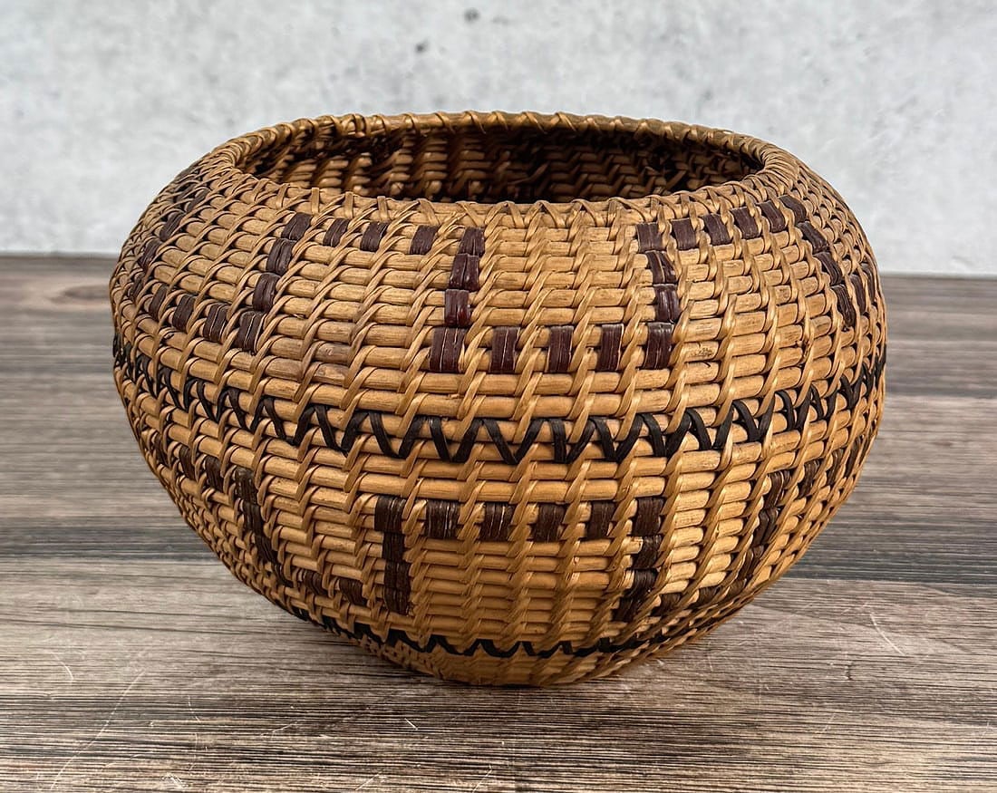 Washoe Native American Indian Basket: 6 3/4" diameter, 4 1/4" tall.