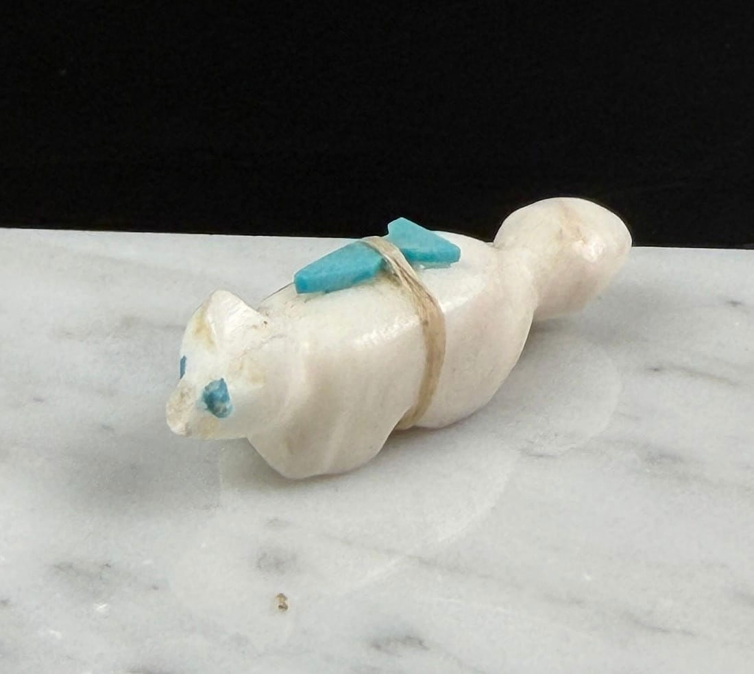 Herb Halate Zuni Indian Fox Fetish: 1 1/2" by 1/2" by 1/4"