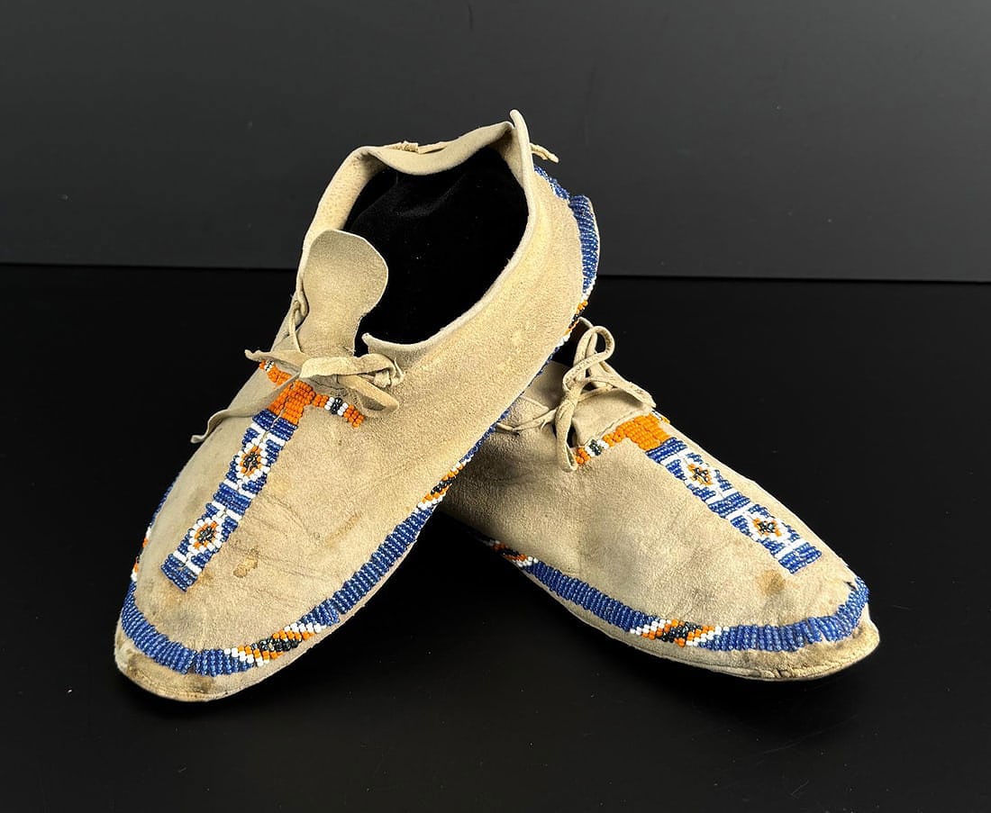 Arapaho Native American Indian Beaded Moccasins: 9 1/2" by 3 3/4" by 3 1/4". First Quarter of the 20th Century.