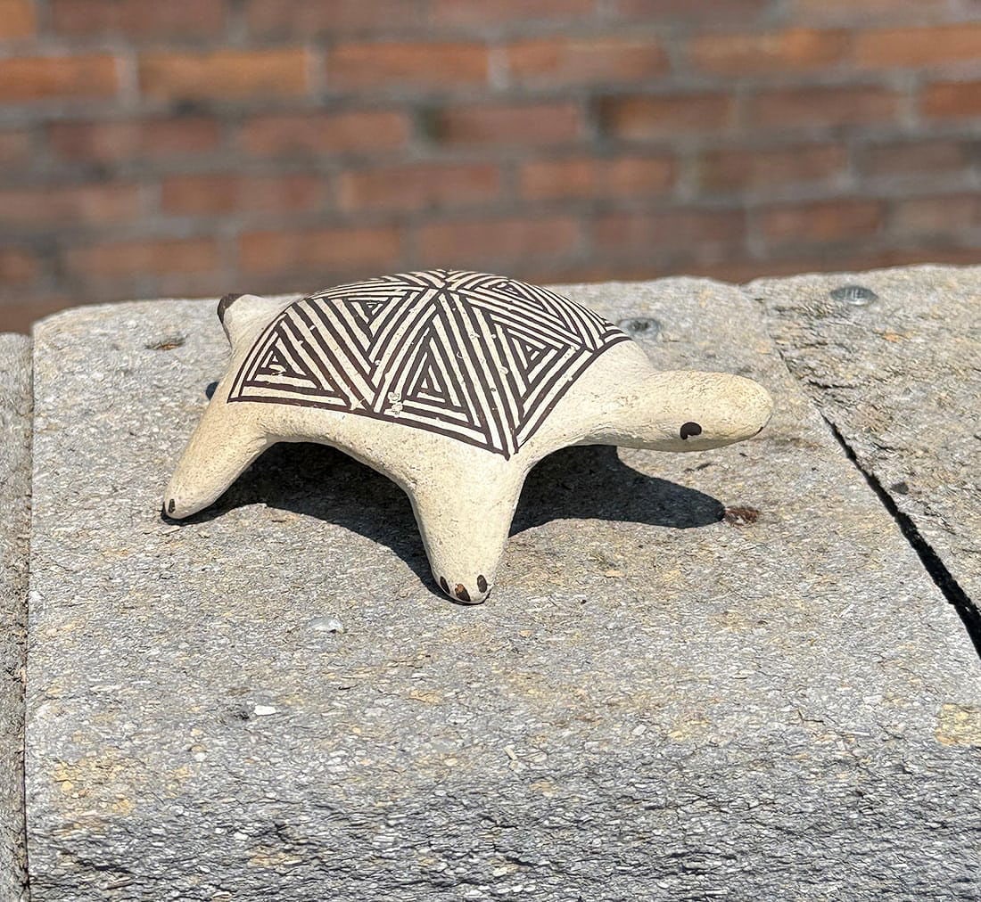 Marie Zieu Chino Acoma Pueblo Pottery Turtle: 3 3/8" by 2 1/2" by 1".