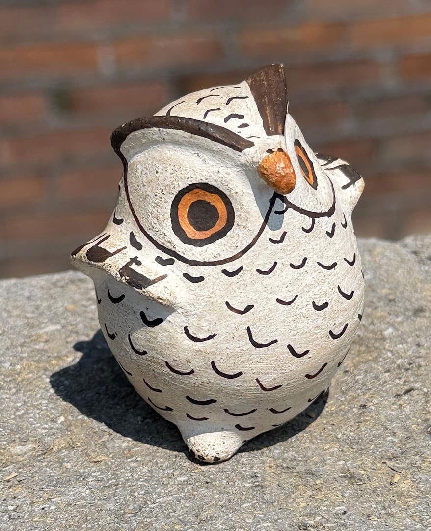 Marie Zieu Chino Acoma Pueblo Pottery Owl: 2 1/2" tall, 2" diameter.