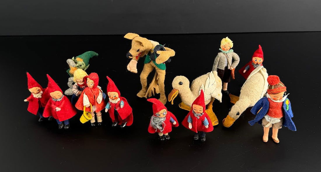 BAPS Dolls Little Red Snow White Mother Goose: German Story time dolls.