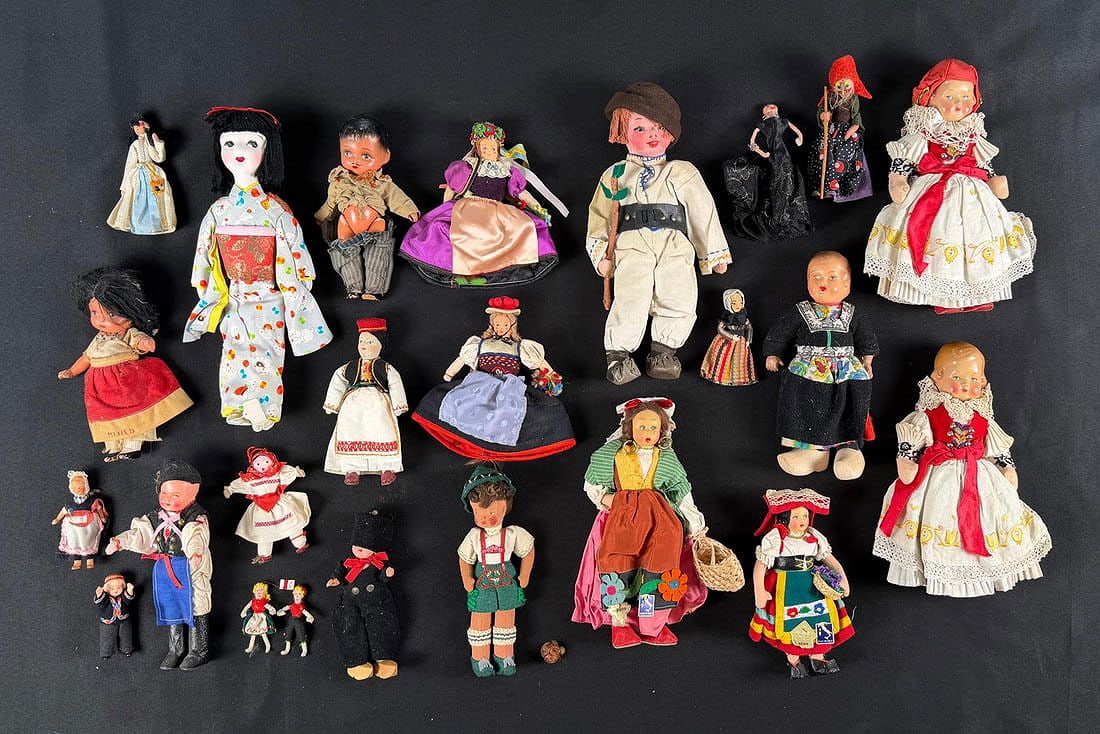 Felt German Fancy Dressed Character Dolls: Nice grouping