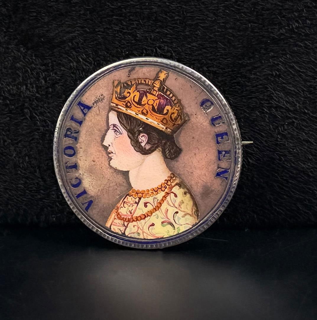 Queen Victoria Enamel India 1862 Rupee Coin Brooch: Weighs 11.42 grams.