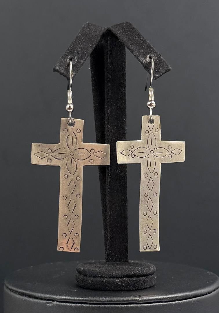 Silpada Sterling Silver Ideal Cross Earrings: 3.93 grams. Measures 2 1/8" long.