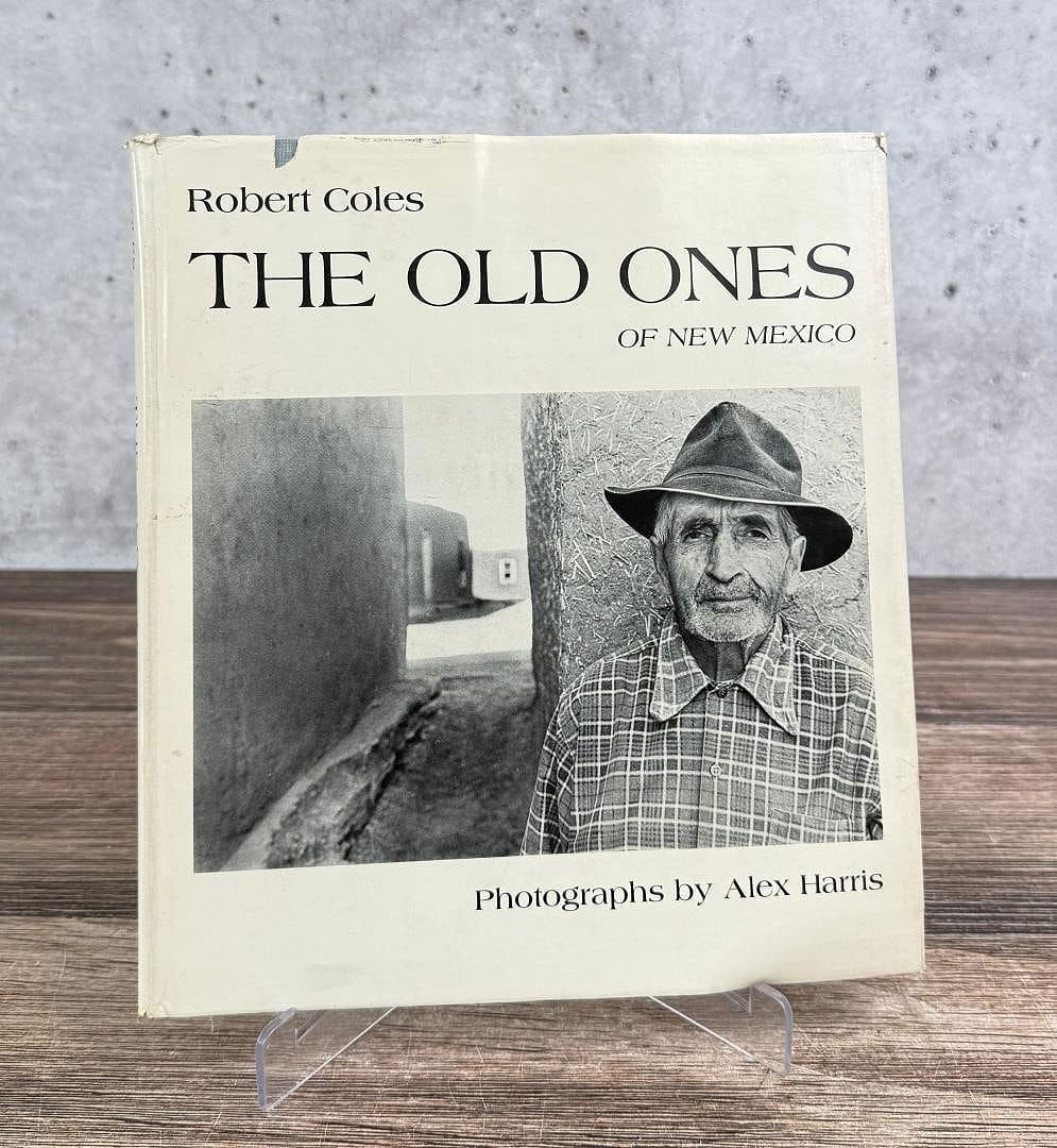 The Old Ones of New Mexico: Robert Coles. Photographs by Alex Harris. 1973.