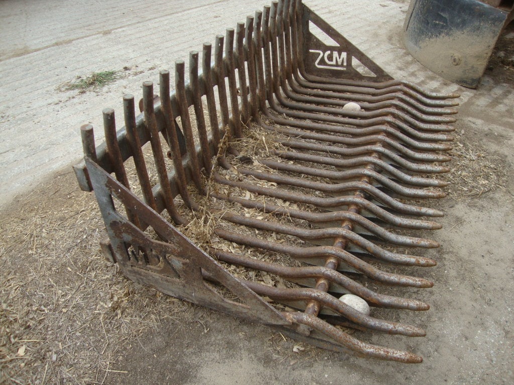 MDS 72' Stone Bucket: MDS 72' Stone Bucket World Hitch