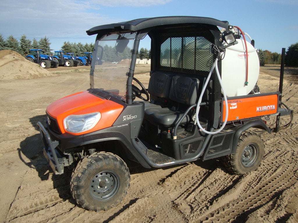 Kubota RTV-X900: Kubota RTV-X900 Dsl 4X4 UTV 2K hrs REAR AUX HYD. OUTLETS SN#23333