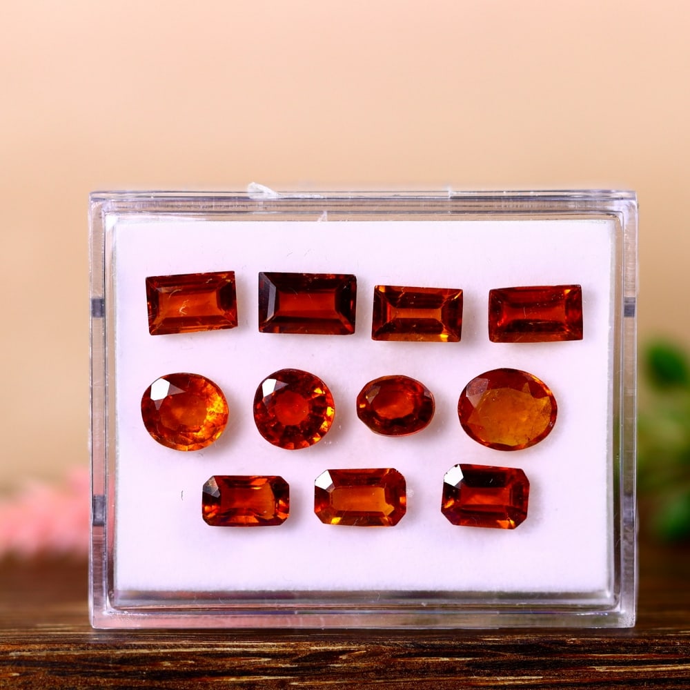 16.31Ct Spessartite Garnet Set - Polished Faceted: Ksmith Jewels Global Welcome to our auction house, today auction brought to you by Ksmith Jewels Global based in Penang, Malaysia specialize in all kinds of opal and color gemstone both in manufacturi