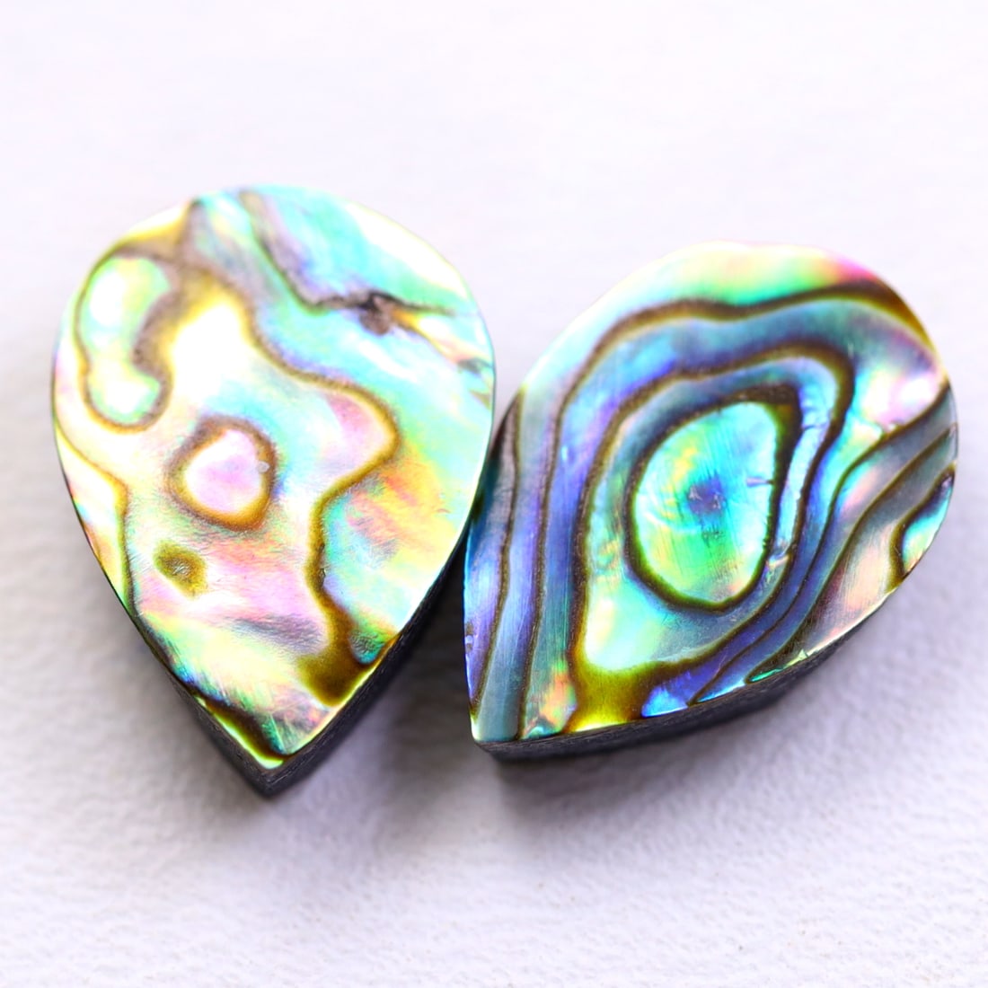 8.58Ct Top Grade Quality Natural Abolone Shell Pear (OT4920): Ksmith Jewels Global Welcome to our auction house, today auction brought to you by Ksmith Jewels Global based in Penang, Malaysia specialize in all kinds of opal and color gemstone both in manufacturi