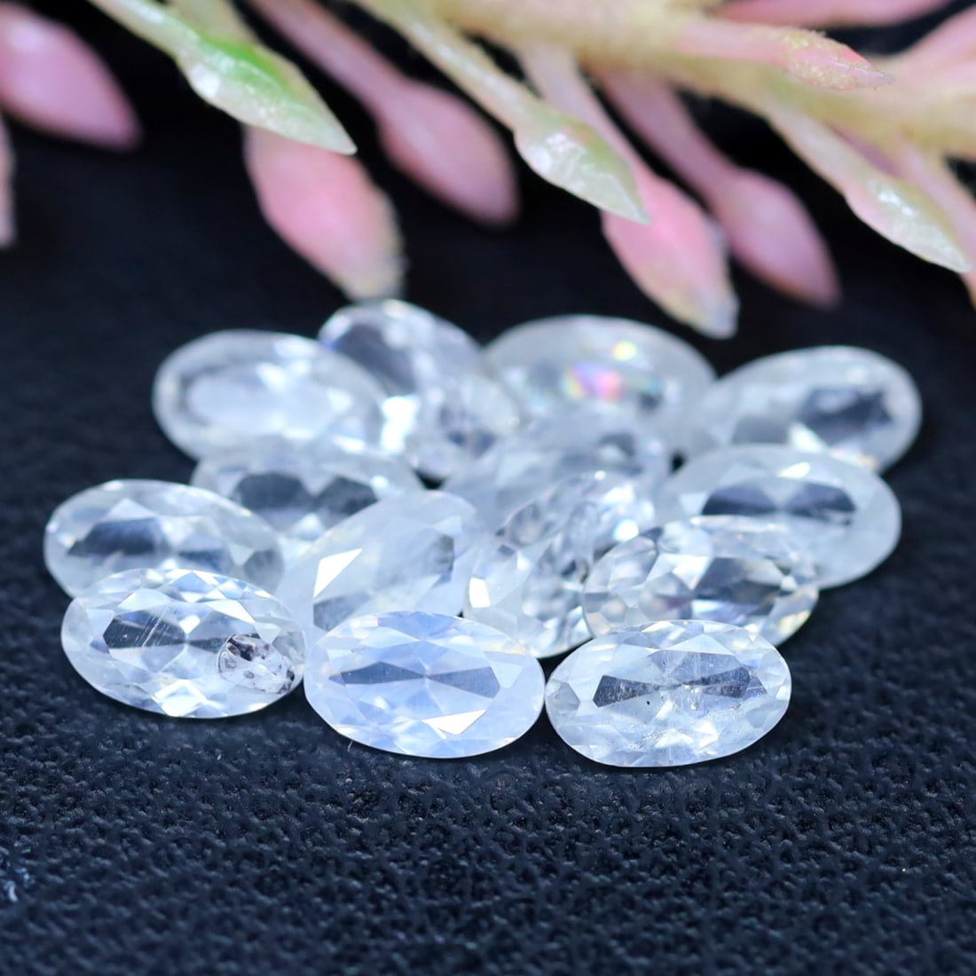 4.46Ct Natural White Topaz Gemstone - Brazil Topaz - Oval Gemstone: Ksmith Jewels Global Welcome to our auction house, today auction brought to you by Ksmith Jewels Global based in Penang, Malaysia specialize in all kinds of opal and color gemstone both in manufacturi