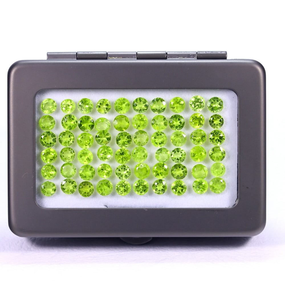 28.56Ct Group of Green Peridot - Polished Faceted: Ksmith Jewels Global Welcome to our auction house, today auction brought to you by Ksmith Jewels Global based in Penang, Malaysia specialize in all kinds of opal and color gemstone both in manufacturi