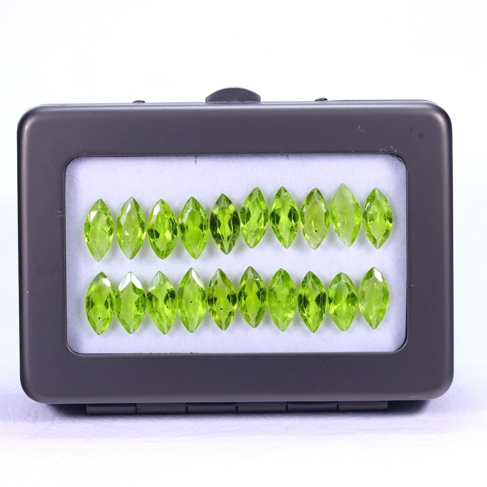 25.60Ct Group of Green Peridot - Polished Faceted: Ksmith Jewels Global Welcome to our auction house, today auction brought to you by Ksmith Jewels Global based in Penang, Malaysia specialize in all kinds of opal and color gemstone both in manufacturi