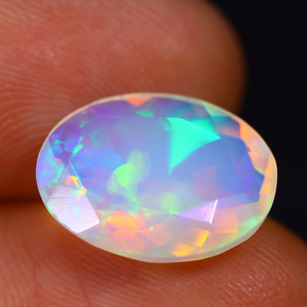 3.87Ct Welo Opal Polished - Ethiopian Opal - Oval Faceted: Ksmith Jewels Global Welcome to our auction house, today auction brought to you by Ksmith Jewels Global based in Penang, Malaysia specialize in all kinds of opal and color gemstone both in manufacturi