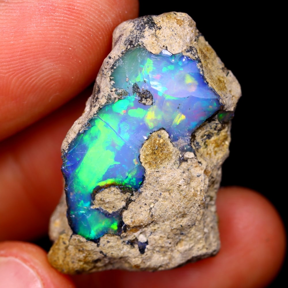 29Ct Rough Opal Specimen - Ethiopian Opal - Mineral Rough: Ksmith Jewels Global Welcome to our auction house, today auction brought to you by Ksmith Jewels Global based in Penang, Malaysia specialize in all kinds of opal and color gemstone both in manufacturi