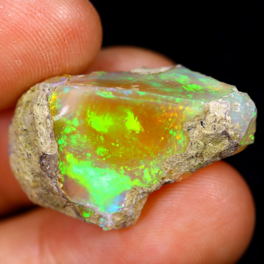 20Ct Rough Opal Specimen - Ethiopian Opal - Mineral Rough: Ksmith Jewels Global Welcome to our auction house, today auction brought to you by Ksmith Jewels Global based in Penang, Malaysia specialize in all kinds of opal and color gemstone both in manufacturi