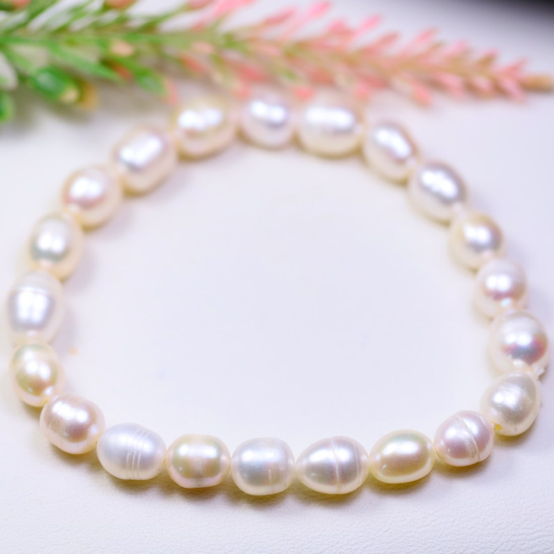 60.23Cts Natural Freshwater Pearl Bracelet OT6640: Ksmith Jewels Global Welcome to our auction house, today auction brought to you by Ksmith Jewels Global based in Penang, Malaysia specialize in all kinds of opal and color gemstone both in manufacturi