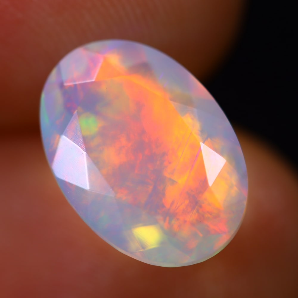 2.65Ct Welo Opal Polished - Ethiopian Opal - Oval Faceted: Ksmith Jewels Global Welcome to our auction house, today auction brought to you by Ksmith Jewels Global based in Penang, Malaysia specialize in all kinds of opal and color gemstone both in manufacturi