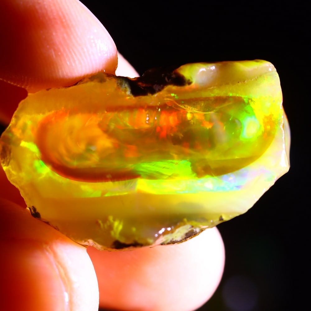42Ct Crystal Opal Specimen - Ethiopian Opal - Crystal Raw Rough: Ksmith Jewels Global Welcome to our auction house, today auction brought to you by Ksmith Jewels Global based in Penang, Malaysia specialize in all kinds of opal and color gemstone both in manufacturi