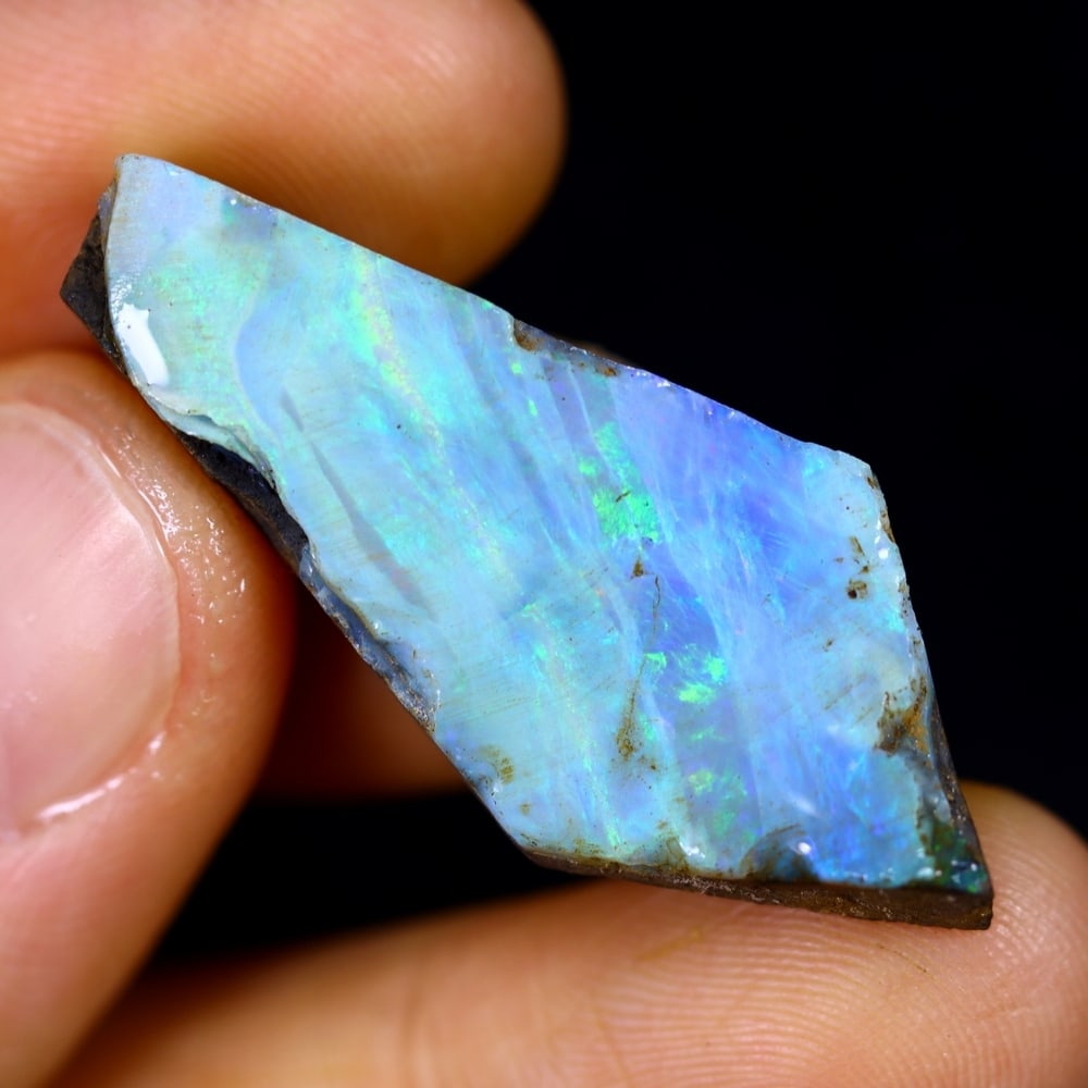26Ct Winton Boulder Rough Opal - Australian Opal - Freeform Rough: Ksmith Jewels Global Welcome to our auction house, today auction brought to you by Ksmith Jewels Global based in Penang, Malaysia specialize in all kinds of opal and color gemstone both in manufacturi