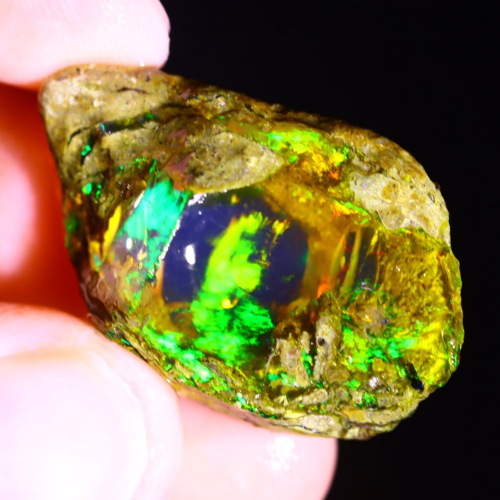 30Ct Crystal Opal Specimen - Ethiopian Opal - Crystal Raw Rough: Ksmith Jewels Global Welcome to our auction house, today auction brought to you by Ksmith Jewels Global based in Penang, Malaysia specialize in all kinds of opal and color gemstone both in manufacturi