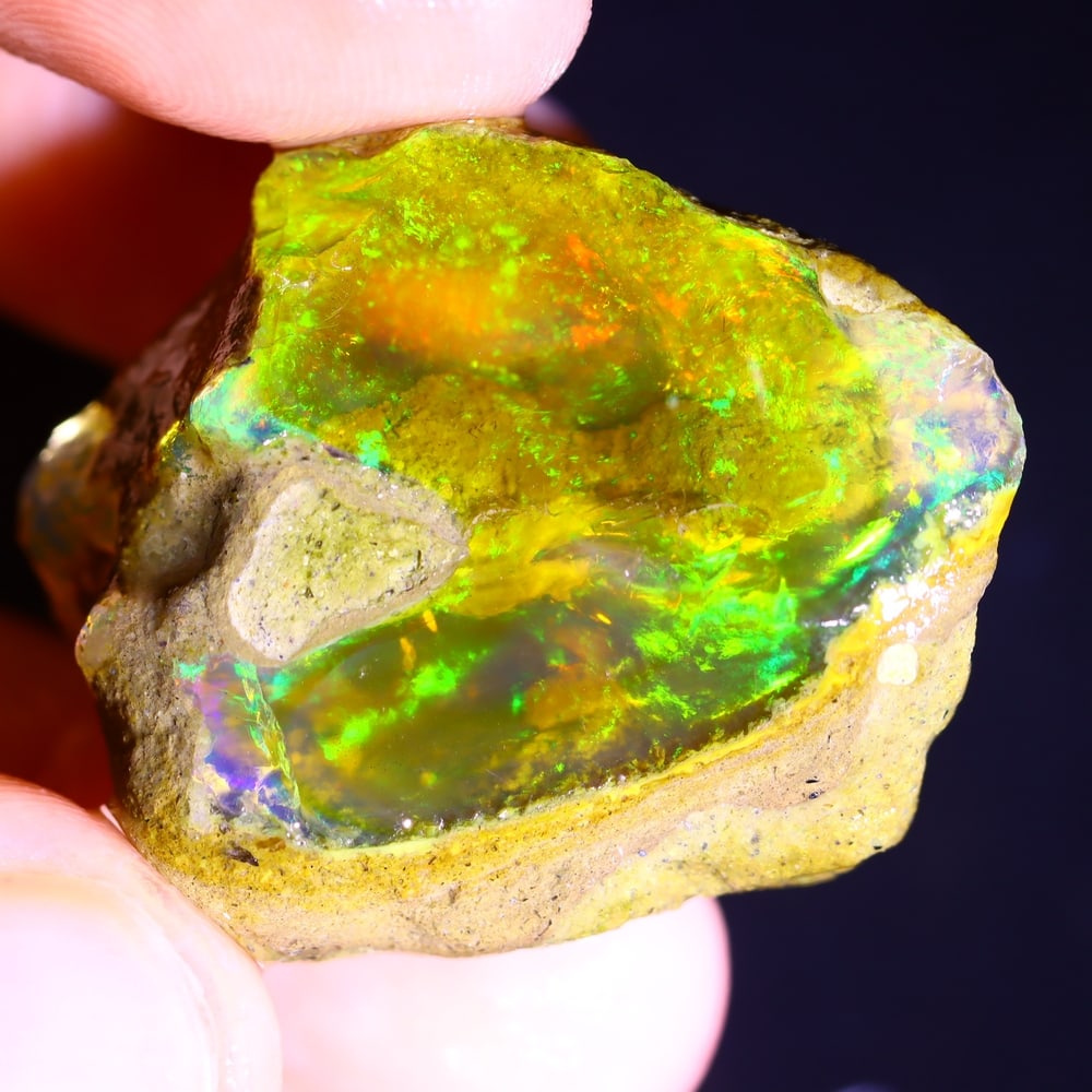 51Ct Crystal Opal Specimen - Ethiopian Opal - Crystal Raw Rough: Ksmith Jewels Global Welcome to our auction house, today auction brought to you by Ksmith Jewels Global based in Penang, Malaysia specialize in all kinds of opal and color gemstone both in manufacturi