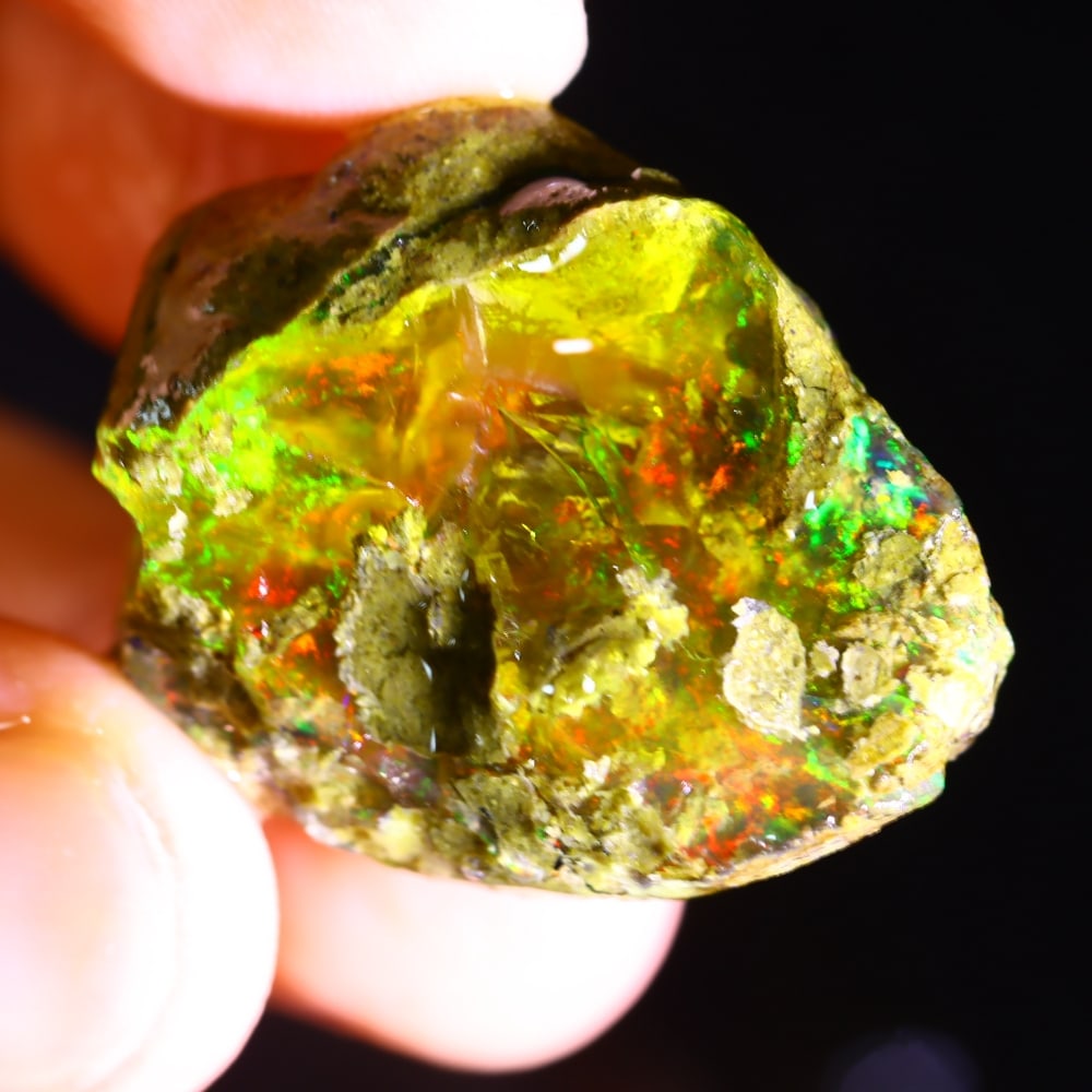 66Ct Crystal Opal Specimen - Ethiopian Opal - Crystal Raw Rough: Ksmith Jewels Global Welcome to our auction house, today auction brought to you by Ksmith Jewels Global based in Penang, Malaysia specialize in all kinds of opal and color gemstone both in manufacturi