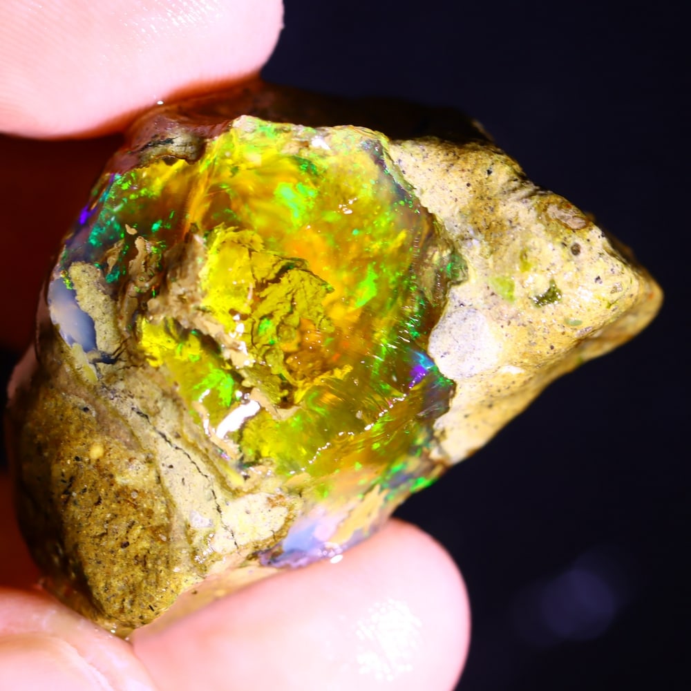 58Ct Crystal Opal Specimen - Ethiopian Opal - Crystal Raw Rough: Ksmith Jewels Global Welcome to our auction house, today auction brought to you by Ksmith Jewels Global based in Penang, Malaysia specialize in all kinds of opal and color gemstone both in manufacturi